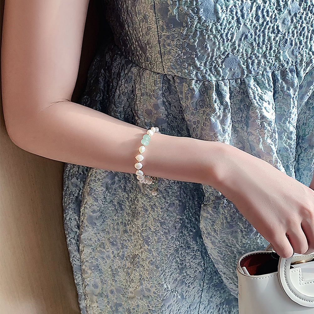 Women Irregular Freshwater Pearl Adjustable Bracelet - Luxury Look