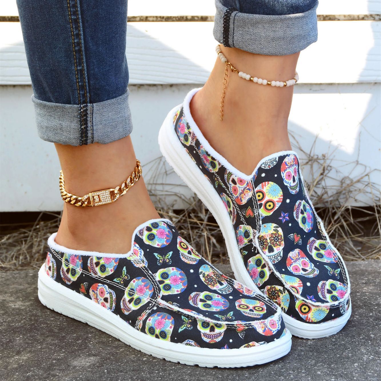 New Stylish Floral Cloth Shoes